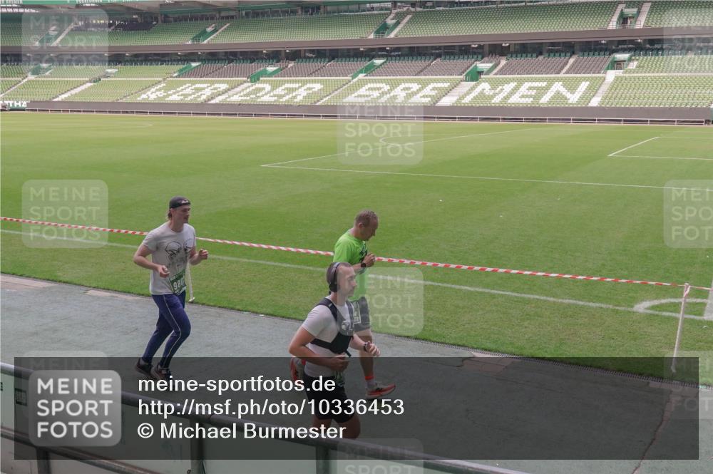 13.09.2026 - 21. swb-Marathon Bremen Michael Burmester http://msf.ph/oto/10336453 13.09.2026 13:12:10 Laufen im Stadion 118, 183, 265, 373, 514, 581, 703, 843, 933, 984, 1113, 1226, 1286, 1334, 1435, 1849, 1851, 1936, 1952, 2005, 2248, 2264, 2281, 2299, 2330, 2336, 2353, 2375, 2377, 2398, 2426, 2443, 2478, 2505, 2531, 2589, 2659, 2669, 2673, 2684, 2765, 2784, 2804, 2815, 2822, 2836, 2850, 2860, 2895, 2907, 2963, 2966, 2975, 2976, 3026, 3027, 3079, 3082, 3143, 3155, 3159, 3174, 3207, 3293, 3308, 3328, 3349, 3352, 3409, 3434, 3549, 551 meine-sportfotos.de