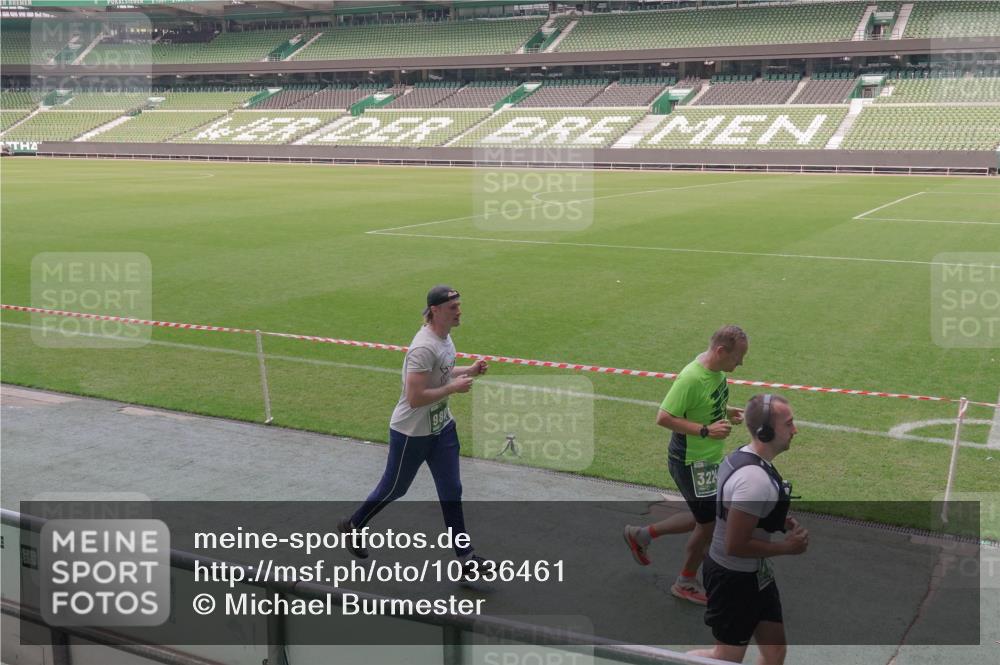 13.09.2026 - 21. swb-Marathon Bremen Michael Burmester http://msf.ph/oto/10336461 13.09.2026 13:12:10 Laufen im Stadion 118, 183, 265, 373, 514, 581, 703, 843, 933, 984, 1113, 1226, 1286, 1334, 1435, 1849, 1851, 1936, 1952, 2005, 2248, 2264, 2281, 2299, 2330, 2336, 2353, 2375, 2377, 2398, 2426, 2443, 2478, 2505, 2531, 2589, 2659, 2669, 2673, 2684, 2765, 2784, 2804, 2815, 2822, 2836, 2850, 2860, 2895, 2907, 2963, 2966, 2975, 2976, 3026, 3027, 3079, 3082, 3143, 3155, 3159, 3174, 3207, 3293, 3308, 3328, 3349, 3352, 3409, 3434, 3549, 551 meine-sportfotos.de