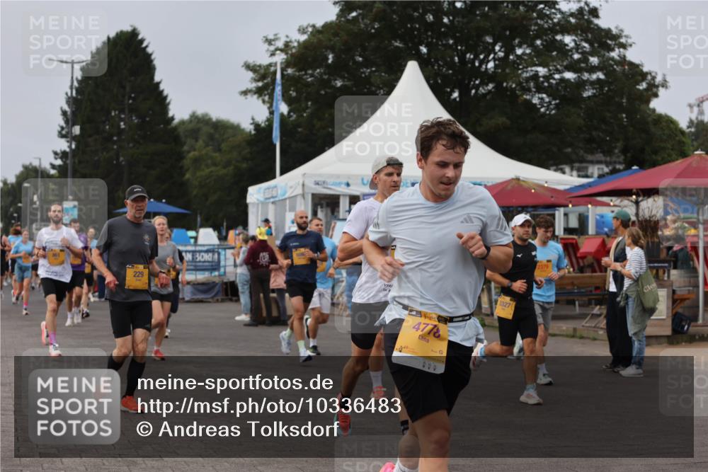 13.09.2026 - Kiel Lauf Andreas Tolksdorf http://msf.ph/oto/10336483 13.09.2026 09:53:49 Kiellinie 229, 4778, 3327, 2379 meine-sportfotos.de