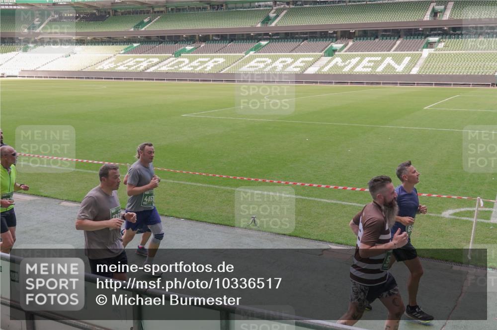 13.09.2026 - 21. swb-Marathon Bremen Michael Burmester http://msf.ph/oto/10336517 13.09.2026 13:12:16 Laufen im Stadion 118, 183, 265, 514, 695, 702, 703, 843, 933, 984, 1113, 1226, 1286, 1334, 1435, 1849, 1851, 1936, 1952, 2005, 2248, 2264, 2281, 2299, 2330, 2336, 2353, 2375, 2377, 2398, 2426, 2443, 2461, 2478, 2505, 2531, 2589, 2659, 2669, 2673, 2684, 2765, 2792, 2804, 2815, 2822, 2836, 2850, 2860, 2895, 2907, 2963, 2966, 2975, 2976, 3026, 3027, 3079, 3082, 3143, 3155, 3159, 3293, 3308, 3328, 3349, 3352, 3409, 3434, 3549, 551 meine-sportfotos.de