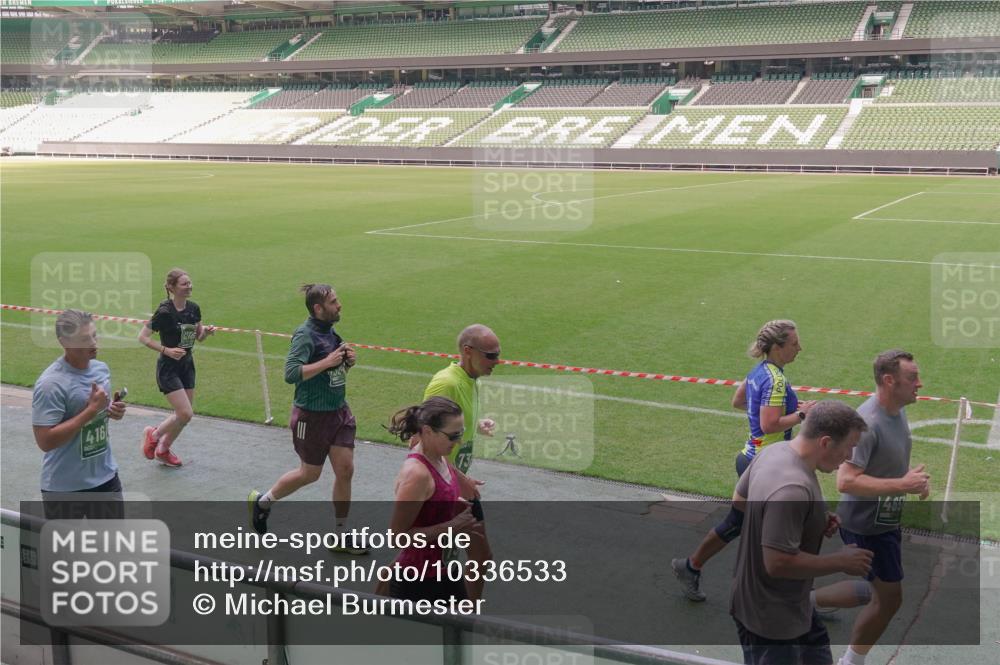 13.09.2026 - 21. swb-Marathon Bremen Michael Burmester http://msf.ph/oto/10336533 13.09.2026 13:12:18 Laufen im Stadion 118, 183, 265, 349, 514, 695, 702, 703, 843, 933, 984, 1113, 1226, 1286, 1334, 1435, 1849, 1851, 1936, 1952, 2005, 2248, 2264, 2281, 2299, 2330, 2336, 2353, 2375, 2377, 2398, 2426, 2443, 2461, 2478, 2505, 2531, 2589, 2659, 2669, 2673, 2684, 2765, 2792, 2804, 2815, 2822, 2836, 2850, 2860, 2884, 2895, 2907, 2963, 2966, 2975, 2976, 3027, 3079, 3082, 3143, 3155, 3159, 3293, 3308, 3328, 3349, 3352, 3409, 3434, 3549, 551 meine-sportfotos.de