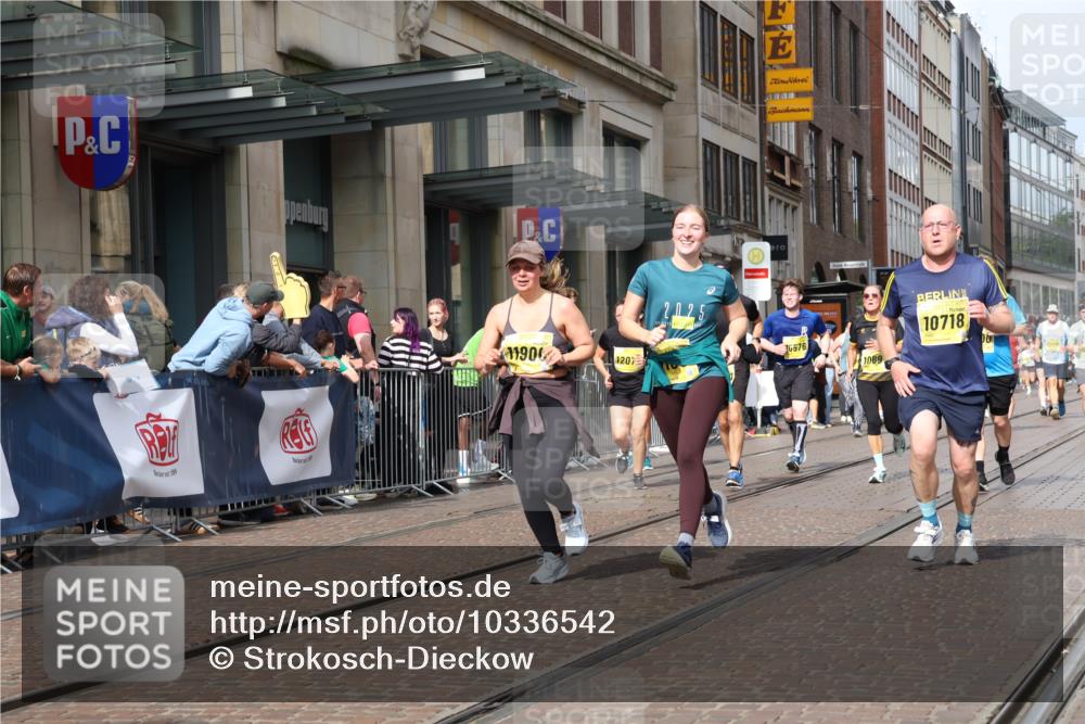 13.09.2026 - 21. swb-Marathon Bremen Strokosch-Dieckow http://msf.ph/oto/10336542 13.09.2026 11:05:02 Ziel 10186, 10370, 10411, 10432, 10576, 10697, 10717, 10718, 10800, 10802, 10995, 11102, 11105, 11146, 11157, 11218, 11281, 11314, 11326, 11334, 11387, 11394, 11521, 11571, 11572, 11584, 11616, 11722, 11900, 12011, 12055, 12079, 12080, 12099, 12251, 12330, 12335, 10198, 10283, 10315, 10465, 10481, 10729, 10741, 10850, 10855, 10856, 10940, 10975, 11006, 11133, 11272, 11366, 11395, 11518, 11705, 11757, 11939, 12002, 12005, 12064 meine-sportfotos.de