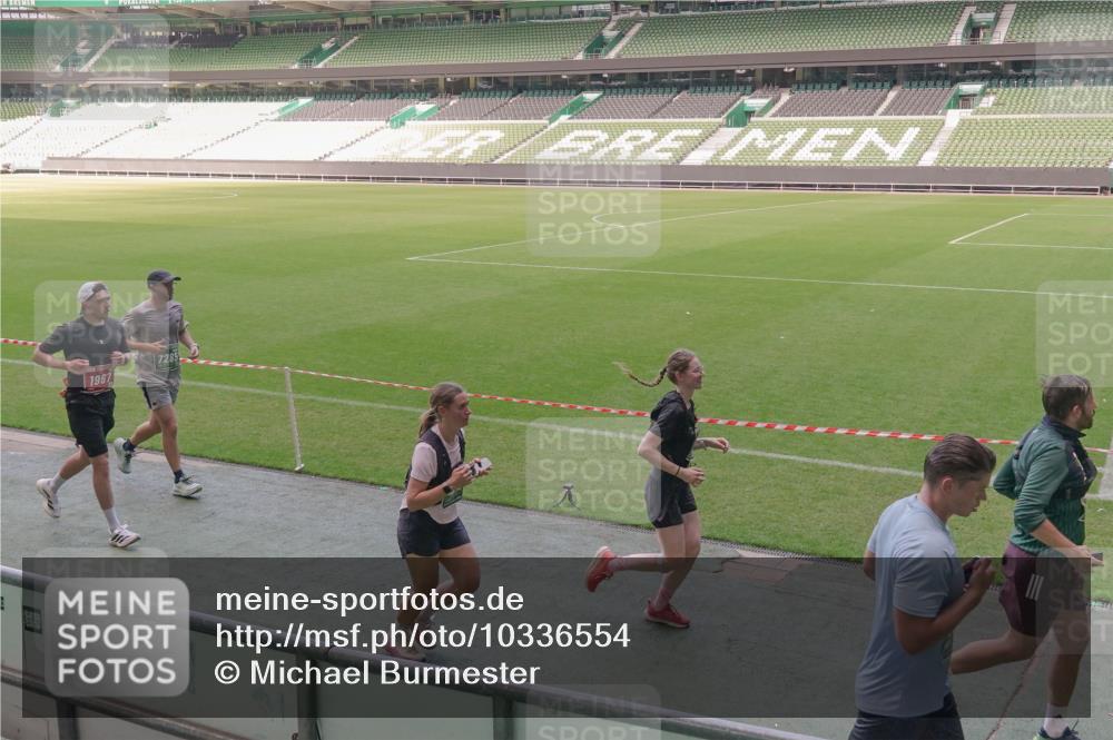 13.09.2026 - 21. swb-Marathon Bremen Michael Burmester http://msf.ph/oto/10336554 13.09.2026 13:12:19 Laufen im Stadion 118, 183, 265, 349, 514, 695, 702, 703, 843, 933, 984, 1113, 1226, 1286, 1334, 1435, 1849, 1851, 1936, 1952, 2005, 2248, 2264, 2281, 2299, 2330, 2336, 2353, 2375, 2377, 2398, 2426, 2443, 2461, 2478, 2505, 2531, 2589, 2659, 2669, 2673, 2684, 2765, 2792, 2804, 2815, 2822, 2836, 2850, 2860, 2884, 2895, 2907, 2963, 2966, 2975, 2976, 3027, 3079, 3082, 3143, 3155, 3159, 3293, 3308, 3328, 3349, 3352, 3409, 3434, 3549, 551 meine-sportfotos.de