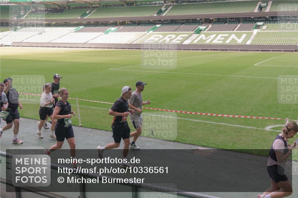 13.09.2026 - 21. swb-Marathon Bremen Michael Burmester http://msf.ph/oto/10336561 13.09.2026 13:12:20 Laufen im Stadion 118, 183, 265, 349, 514, 695, 702, 703, 843, 933, 984, 1113, 1226, 1286, 1334, 1435, 1849, 1851, 1936, 1952, 2005, 2248, 2264, 2281, 2299, 2330, 2336, 2353, 2375, 2377, 2398, 2426, 2443, 2461, 2478, 2505, 2531, 2589, 2659, 2669, 2673, 2684, 2765, 2792, 2804, 2815, 2822, 2836, 2850, 2860, 2884, 2895, 2907, 2963, 2966, 2975, 2976, 3027, 3079, 3082, 3143, 3155, 3159, 3293, 3308, 3328, 3349, 3352, 3409, 3434, 3549, 551 meine-sportfotos.de