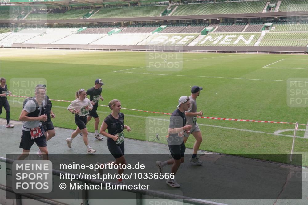13.09.2026 - 21. swb-Marathon Bremen Michael Burmester http://msf.ph/oto/10336566 13.09.2026 13:12:21 Laufen im Stadion 118, 183, 265, 349, 514, 695, 702, 703, 843, 933, 984, 1113, 1226, 1286, 1334, 1435, 1641, 1849, 1851, 1936, 1952, 2005, 2248, 2264, 2281, 2299, 2330, 2336, 2353, 2375, 2377, 2398, 2426, 2443, 2461, 2478, 2505, 2531, 2589, 2659, 2669, 2673, 2684, 2765, 2792, 2804, 2815, 2822, 2836, 2850, 2860, 2884, 2895, 2907, 2963, 2966, 2975, 2976, 3027, 3079, 3082, 3143, 3155, 3159, 3253, 3293, 3308, 3328, 3349, 3352, 3409, 3434, 3549, 551 meine-sportfotos.de