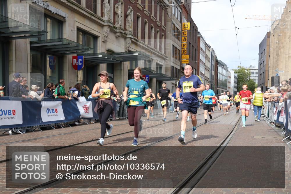 13.09.2026 - 21. swb-Marathon Bremen Strokosch-Dieckow http://msf.ph/oto/10336574 13.09.2026 11:05:03 Ziel 10186, 10370, 10411, 10432, 10576, 10697, 10717, 10718, 10800, 10802, 10995, 11102, 11105, 11146, 11157, 11218, 11281, 11314, 11326, 11334, 11387, 11394, 11521, 11571, 11572, 11584, 11616, 11722, 11724, 11900, 12011, 12055, 12079, 12080, 12251, 12273, 12330, 12335, 10198, 10283, 10315, 10370, 10465, 10718, 10729, 10741, 10850, 10855, 10856, 10940, 10975, 11006, 11133, 11272, 11281, 11366, 11395, 11518, 11705, 11757, 11939, 12002, 12005, 12064 meine-sportfotos.de