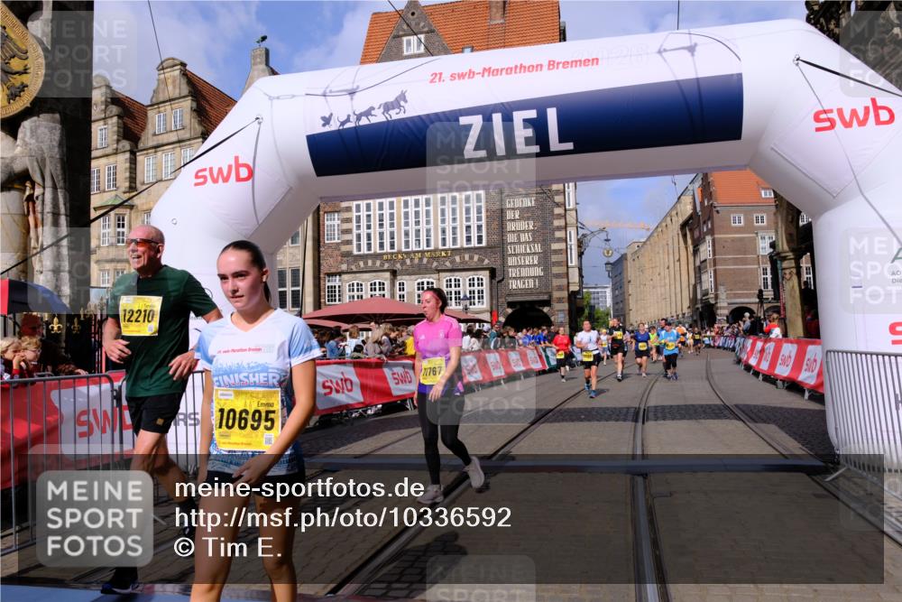 13.09.2026 - 21. swb-Marathon Bremen Tim E. http://msf.ph/oto/10336592 13.09.2026 11:07:44 Ziel 10138, 10205, 10279, 10280, 10488, 10501, 10505, 10695, 10748, 11123, 11246, 11417, 11759, 11767, 11865, 11899, 11917, 12020, 12173, 12210, 12266, 12277, 12419, 12536 meine-sportfotos.de