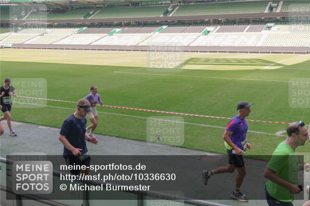 13.09.2026 - 21. swb-Marathon Bremen Michael Burmester http://msf.ph/oto/10336630 13.09.2026 13:12:28 Laufen im Stadion 118, 183, 265, 278, 349, 514, 576, 695, 702, 703, 843, 933, 1005, 1113, 1143, 1226, 1286, 1334, 1435, 1641, 1849, 1851, 1936, 1952, 1991, 2005, 2248, 2264, 2281, 2299, 2330, 2336, 2353, 2375, 2377, 2398, 2426, 2439, 2461, 2478, 2505, 2659, 2665, 2669, 2673, 2684, 2765, 2773, 2792, 2804, 2815, 2822, 2836, 2850, 2860, 2884, 2895, 2907, 2921, 2963, 2966, 2975, 2976, 3027, 3079, 3082, 3143, 3155, 3159, 3253, 3293, 3308, 3313, 3328, 3349, 3352, 3434, 3549, 551 meine-sportfotos.de