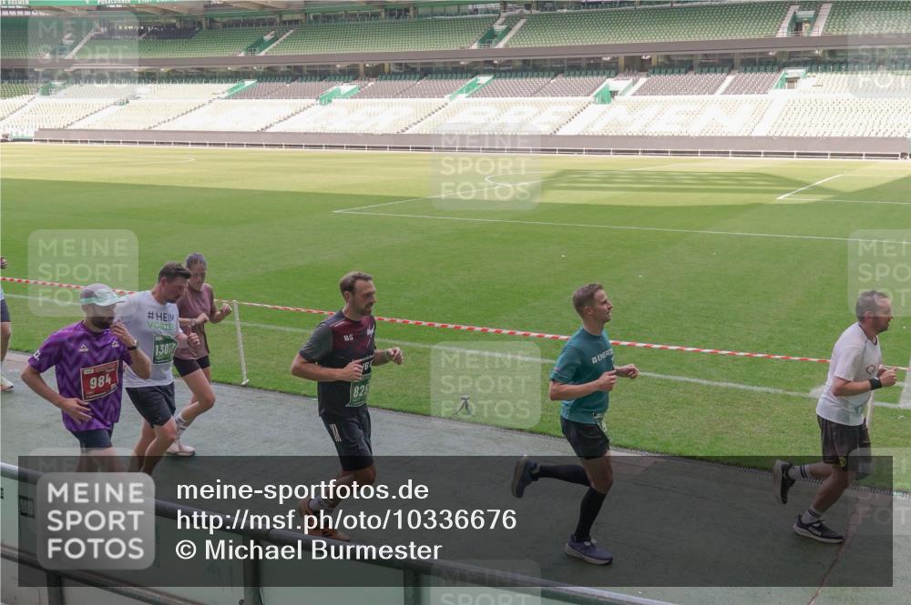13.09.2026 - 21. swb-Marathon Bremen Michael Burmester http://msf.ph/oto/10336676 13.09.2026 13:12:34 Laufen im Stadion 118, 183, 265, 278, 349, 514, 576, 695, 702, 703, 843, 933, 950, 1005, 1113, 1143, 1226, 1286, 1334, 1435, 1641, 1849, 1851, 1936, 1952, 1991, 2005, 2248, 2264, 2281, 2299, 2336, 2353, 2375, 2377, 2398, 2426, 2439, 2461, 2478, 2505, 2612, 2659, 2665, 2669, 2673, 2684, 2765, 2773, 2792, 2804, 2815, 2816, 2822, 2850, 2860, 2884, 2895, 2907, 2921, 2963, 2966, 2975, 2976, 3016, 3027, 3079, 3082, 3143, 3155, 3159, 3253, 3293, 3308, 3313, 3328, 3349, 3352, 3434, 551 meine-sportfotos.de