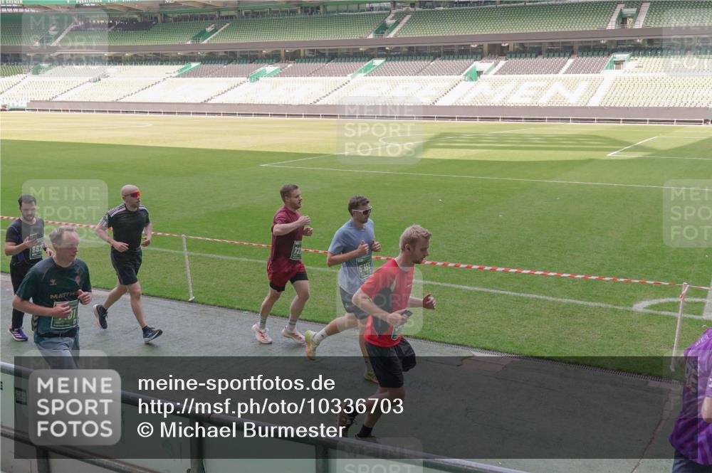 13.09.2026 - 21. swb-Marathon Bremen Michael Burmester http://msf.ph/oto/10336703 13.09.2026 13:12:36 Laufen im Stadion 118, 183, 265, 278, 349, 514, 576, 695, 702, 703, 843, 933, 950, 1005, 1113, 1143, 1226, 1286, 1334, 1435, 1641, 1849, 1851, 1936, 1952, 1991, 2005, 2248, 2264, 2281, 2299, 2336, 2353, 2375, 2377, 2398, 2426, 2439, 2461, 2478, 2505, 2612, 2659, 2665, 2669, 2673, 2684, 2765, 2773, 2792, 2804, 2815, 2816, 2822, 2850, 2860, 2884, 2895, 2907, 2921, 2963, 2966, 2975, 2976, 3016, 3027, 3079, 3082, 3143, 3155, 3159, 3253, 3293, 3308, 3313, 3328, 3349, 3352, 3434, 551 meine-sportfotos.de