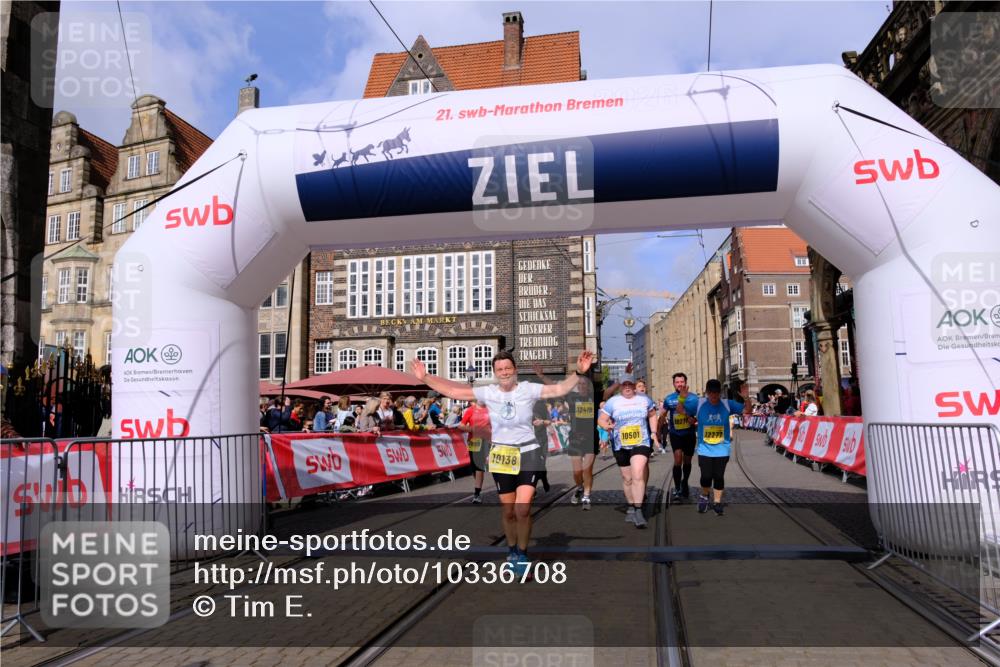 13.09.2026 - 21. swb-Marathon Bremen Tim E. http://msf.ph/oto/10336708 13.09.2026 11:07:48 Ziel 10138, 10205, 10279, 10280, 10363, 10364, 10501, 10505, 10580, 10695, 10748, 10907, 10935, 11123, 11223, 11417, 11643, 11767, 11865, 11899, 11917, 11924, 11934, 12020, 12167, 12168, 12173, 12210, 12277, 12419, 12509, 12536 meine-sportfotos.de