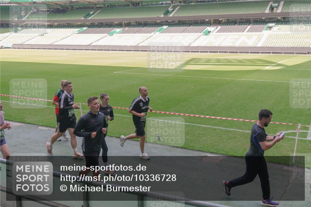 13.09.2026 - 21. swb-Marathon Bremen Michael Burmester http://msf.ph/oto/10336728 13.09.2026 13:12:38 Laufen im Stadion 118, 183, 265, 270, 278, 349, 514, 576, 695, 702, 703, 843, 933, 950, 1005, 1113, 1143, 1226, 1286, 1334, 1435, 1641, 1849, 1851, 1936, 1952, 1991, 2005, 2248, 2264, 2281, 2299, 2336, 2353, 2375, 2377, 2398, 2426, 2439, 2461, 2478, 2505, 2612, 2659, 2665, 2669, 2673, 2684, 2765, 2773, 2792, 2804, 2815, 2816, 2822, 2850, 2860, 2884, 2895, 2907, 2921, 2963, 2966, 2975, 2976, 3016, 3027, 3079, 3082, 3143, 3155, 3159, 3253, 3293, 3308, 3313, 3328, 3349, 3352, 3434, 551 meine-sportfotos.de
