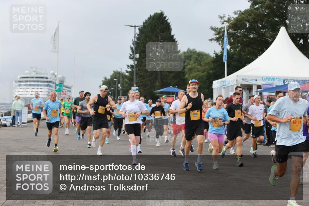 13.09.2026 - Kiel Lauf Andreas Tolksdorf http://msf.ph/oto/10336746 13.09.2026 09:53:59 Kiellinie 1115, 990, 9289, 1077, 1403, 11927, 10181 meine-sportfotos.de