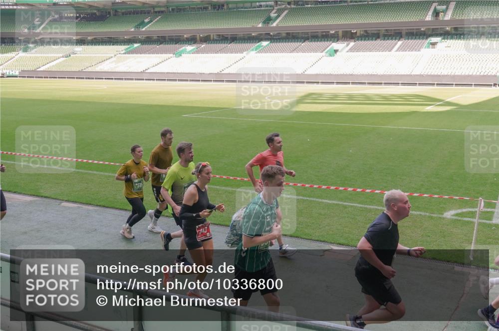 13.09.2026 - 21. swb-Marathon Bremen Michael Burmester http://msf.ph/oto/10336800 13.09.2026 13:12:47 Laufen im Stadion 118, 183, 270, 278, 349, 514, 576, 600, 695, 702, 703, 843, 933, 950, 1005, 1113, 1143, 1226, 1286, 1334, 1426, 1435, 1641, 1849, 1851, 1936, 1952, 1991, 2005, 2248, 2264, 2281, 2336, 2353, 2375, 2377, 2398, 2426, 2439, 2461, 2478, 2505, 2612, 2659, 2665, 2673, 2684, 2765, 2773, 2792, 2804, 2815, 2816, 2822, 2850, 2860, 2884, 2895, 2907, 2921, 2963, 2966, 2972, 2975, 2976, 3016, 3027, 3079, 3082, 3143, 3155, 3253, 3277, 3293, 3308, 3313, 3328, 3349, 3434 meine-sportfotos.de