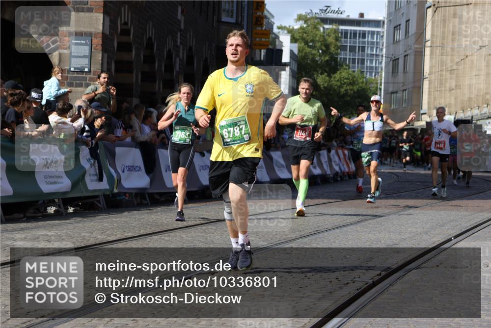 13.09.2026 - 21. swb-Marathon Bremen Strokosch-Dieckow http://msf.ph/oto/10336801 13.09.2026 13:18:42 Ziel 1146, 1419, 2055, 3458, 5307, 5460, 6293, 6294, 6818, 7491, 7731, 7954, 8404, 8872, 9019, 9134, 9275, 10065, 13150, 307, 4916, 5277, 7104, 7163, 7602, 7791 meine-sportfotos.de