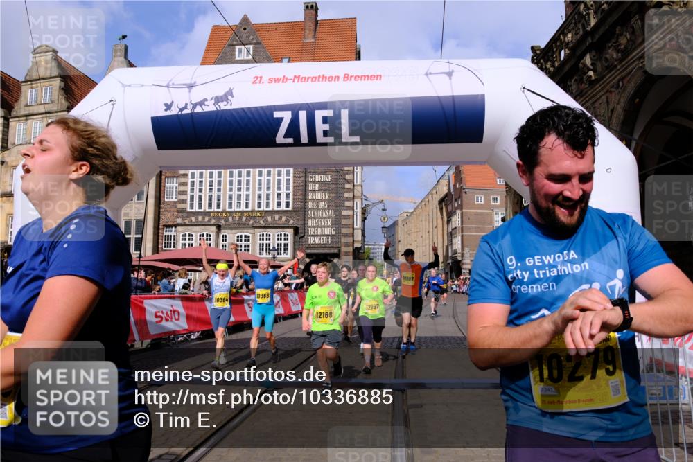 13.09.2026 - 21. swb-Marathon Bremen Tim E. http://msf.ph/oto/10336885 13.09.2026 11:07:52 Ziel 10138, 10279, 10280, 10363, 10364, 10501, 10505, 10580, 10595, 10695, 10907, 10935, 11037, 11223, 11417, 11643, 11767, 11865, 11899, 11924, 11934, 12167, 12168, 12194, 12210, 12277, 12307, 12419, 12509 meine-sportfotos.de