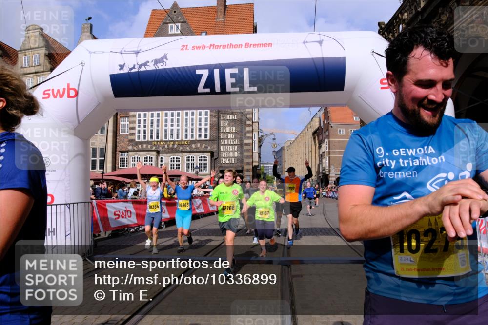 13.09.2026 - 21. swb-Marathon Bremen Tim E. http://msf.ph/oto/10336899 13.09.2026 11:07:53 Ziel 10138, 10279, 10280, 10363, 10364, 10501, 10505, 10580, 10595, 10695, 10907, 10935, 11037, 11223, 11643, 11767, 11899, 11924, 11934, 12167, 12168, 12194, 12210, 12277, 12307, 12419, 12509 meine-sportfotos.de