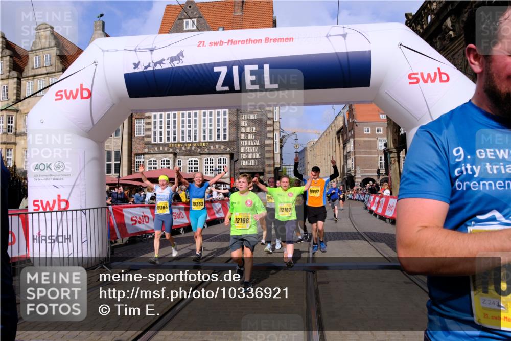 13.09.2026 - 21. swb-Marathon Bremen Tim E. http://msf.ph/oto/10336921 13.09.2026 11:07:53 Ziel 10138, 10279, 10280, 10363, 10364, 10501, 10505, 10580, 10595, 10695, 10907, 10935, 11037, 11223, 11643, 11767, 11899, 11924, 11934, 12167, 12168, 12194, 12210, 12277, 12307, 12419, 12509 meine-sportfotos.de