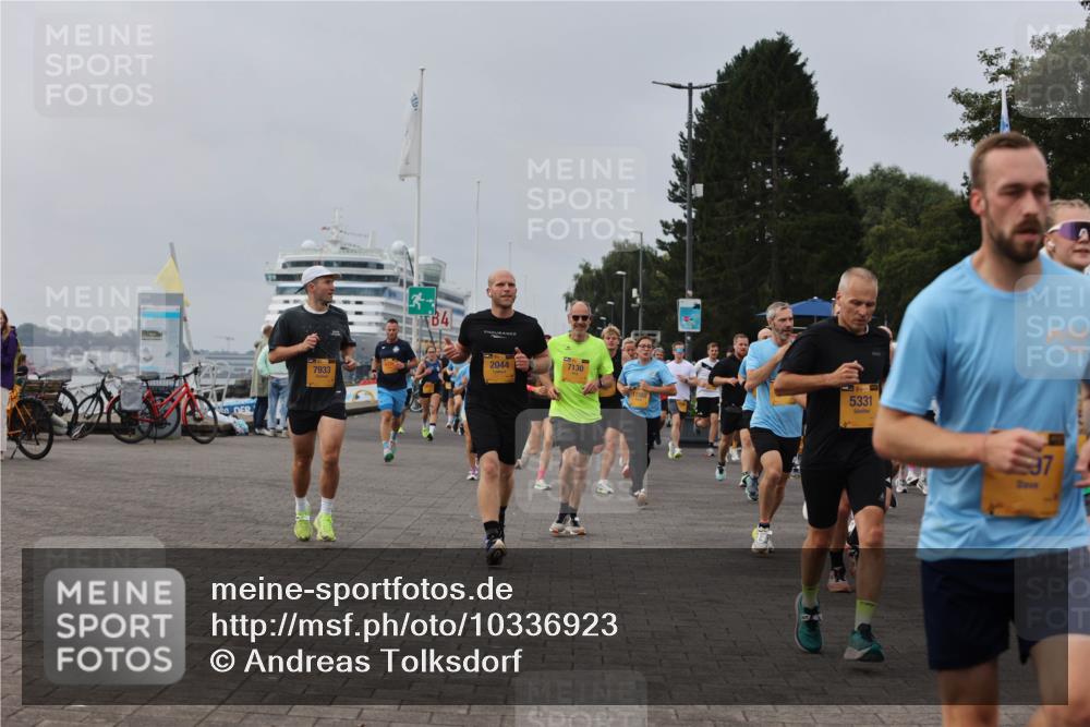 13.09.2026 - Kiel Lauf Andreas Tolksdorf http://msf.ph/oto/10336923 13.09.2026 09:54:05 Kiellinie 7933, 4, 2044, 7130, 11568, 5331 meine-sportfotos.de