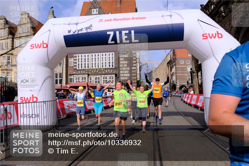 13.09.2026 - 21. swb-Marathon Bremen Tim E. http://msf.ph/oto/10336932 13.09.2026 11:07:53 Ziel 10138, 10279, 10280, 10363, 10364, 10501, 10505, 10580, 10595, 10695, 10907, 10935, 11037, 11223, 11643, 11767, 11899, 11924, 11934, 12167, 12168, 12194, 12210, 12277, 12307, 12419, 12509 meine-sportfotos.de