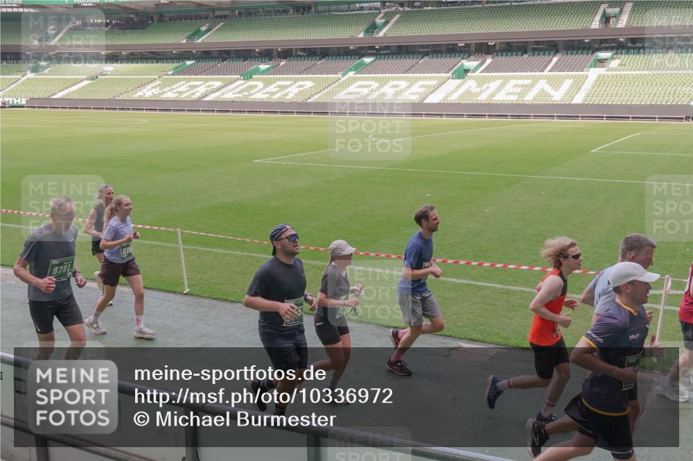13.09.2026 - 21. swb-Marathon Bremen Michael Burmester http://msf.ph/oto/10336972 13.09.2026 13:13:14 Laufen im Stadion 118, 183, 270, 278, 349, 514, 576, 600, 631, 695, 702, 843, 933, 950, 1005, 1143, 1226, 1286, 1334, 1426, 1435, 1596, 1641, 1849, 1991, 2005, 2035, 2079, 2248, 2264, 2336, 2375, 2377, 2387, 2398, 2412, 2439, 2457, 2461, 2478, 2505, 2540, 2612, 2665, 2673, 2684, 2693, 2765, 2773, 2792, 2815, 2816, 2850, 2860, 2884, 2895, 2921, 2963, 2966, 2972, 2975, 3016, 3111, 3143, 3155, 3209, 3253, 3277, 3293, 3304, 3308, 3313, 3349, 3378, 3434, 3661 meine-sportfotos.de