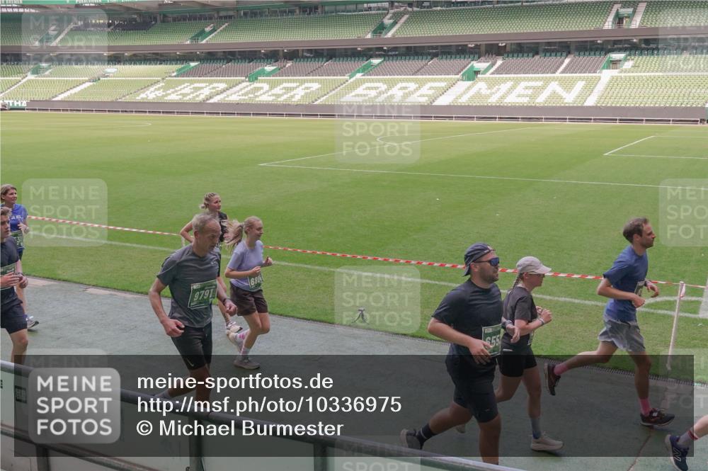 13.09.2026 - 21. swb-Marathon Bremen Michael Burmester http://msf.ph/oto/10336975 13.09.2026 13:13:14 Laufen im Stadion 118, 183, 270, 278, 349, 514, 576, 600, 631, 695, 702, 843, 933, 950, 1005, 1143, 1226, 1286, 1334, 1426, 1435, 1596, 1641, 1849, 1991, 2005, 2035, 2079, 2248, 2264, 2336, 2375, 2377, 2387, 2398, 2412, 2439, 2457, 2461, 2478, 2505, 2540, 2612, 2665, 2673, 2684, 2693, 2765, 2773, 2792, 2815, 2816, 2850, 2860, 2884, 2895, 2921, 2963, 2966, 2972, 2975, 3016, 3111, 3143, 3155, 3209, 3253, 3277, 3293, 3304, 3308, 3313, 3349, 3378, 3434, 3661 meine-sportfotos.de
