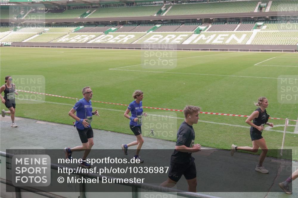 13.09.2026 - 21. swb-Marathon Bremen Michael Burmester http://msf.ph/oto/10336987 13.09.2026 13:13:16 Laufen im Stadion 118, 183, 270, 278, 349, 460, 514, 576, 600, 631, 695, 702, 843, 933, 950, 1005, 1143, 1226, 1286, 1334, 1426, 1435, 1596, 1641, 1849, 1991, 2005, 2035, 2079, 2248, 2264, 2336, 2375, 2377, 2387, 2398, 2412, 2439, 2457, 2461, 2478, 2505, 2521, 2540, 2612, 2665, 2673, 2684, 2693, 2765, 2773, 2792, 2815, 2816, 2850, 2860, 2884, 2895, 2921, 2963, 2966, 2972, 2975, 3016, 3111, 3143, 3155, 3209, 3253, 3277, 3293, 3304, 3308, 3313, 3378, 3434, 3661 meine-sportfotos.de