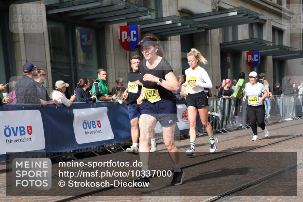 13.09.2026 - 21. swb-Marathon Bremen Strokosch-Dieckow http://msf.ph/oto/10337000 13.09.2026 11:05:13 Ziel 10186, 10238, 10259, 10260, 10411, 10432, 10457, 10717, 10802, 10864, 11146, 11314, 11334, 11387, 11394, 11520, 11521, 11571, 11572, 11724, 11791, 11892, 11947, 12055, 12156, 12251, 12273, 12330, 12362, 12501, 10370, 10411, 10465, 10576, 10697, 10718, 10741, 10800, 10802, 10850, 10975, 10995, 11102, 11105, 11133, 11157, 11218, 11272, 11281, 11326, 11584, 11616, 11722, 11900, 11939, 12002, 12011, 12064 meine-sportfotos.de