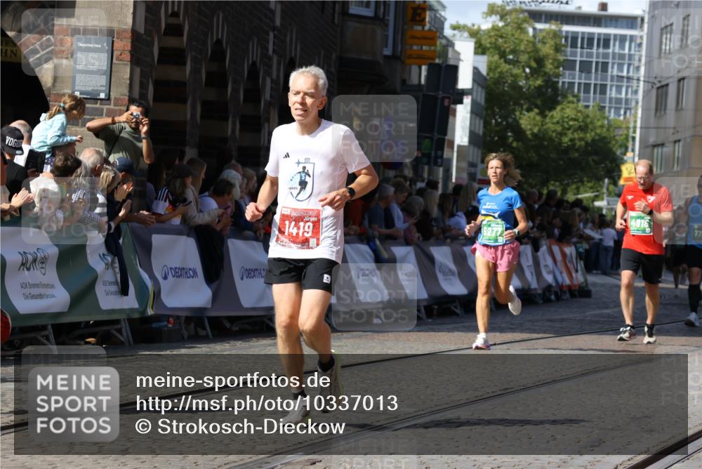 13.09.2026 - 21. swb-Marathon Bremen Strokosch-Dieckow http://msf.ph/oto/10337013 13.09.2026 13:18:48 Ziel 465, 1146, 1419, 2055, 2324, 4413, 4642, 5307, 5460, 6293, 6294, 6818, 7245, 7491, 7731, 7954, 8404, 8540, 8872, 9019, 9275, 13150, 307, 4916, 5277, 6310, 7154, 7602, 7647, 7791, 9512, 13184 meine-sportfotos.de