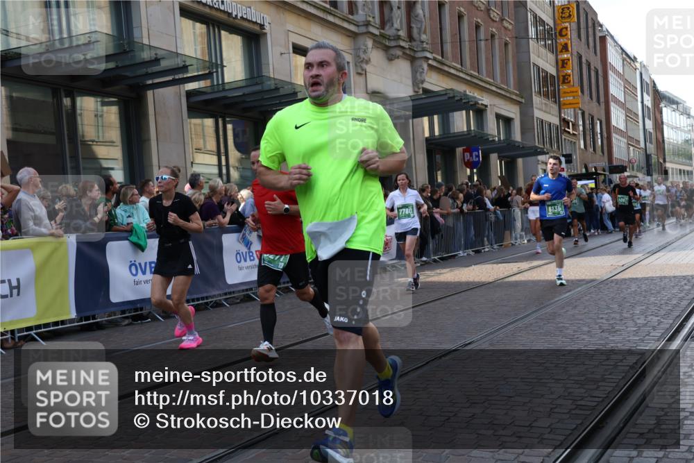 13.09.2026 - 21. swb-Marathon Bremen Strokosch-Dieckow http://msf.ph/oto/10337018 13.09.2026 13:25:36 Ziel 150, 1163, 1458, 1647, 1752, 2033, 2062, 2421, 2666, 2708, 2781, 2987, 3248, 3516, 3722, 4067, 4161, 4411, 4439, 4476, 4842, 4927, 5013, 5139, 5558, 5622, 5701, 6135, 6605, 7638, 7780, 8271, 8361, 8592, 9266, 9794, 191, 209, 260, 1119, 1650, 1658, 1752, 2046, 3124, 3168, 3186, 3187, 3806, 4294, 4717, 4927, 5703, 5755, 5814, 6113, 6380, 7252, 8357, 8545, 8597, 8695, 8769, 8890, 9036, 9299, 9440, 9460, 9468, 9506, 9563, 13025 meine-sportfotos.de