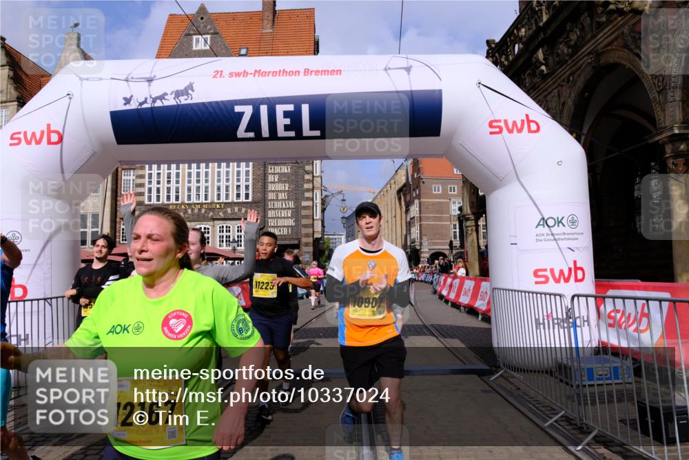 13.09.2026 - 21. swb-Marathon Bremen Tim E. http://msf.ph/oto/10337024 13.09.2026 11:07:55 Ziel 10138, 10279, 10280, 10363, 10364, 10501, 10505, 10580, 10595, 10830, 10871, 10907, 10935, 11037, 11223, 11515, 11643, 11767, 11899, 11924, 11934, 12097, 12167, 12168, 12194, 12210, 12277, 12307, 12419, 12509 meine-sportfotos.de