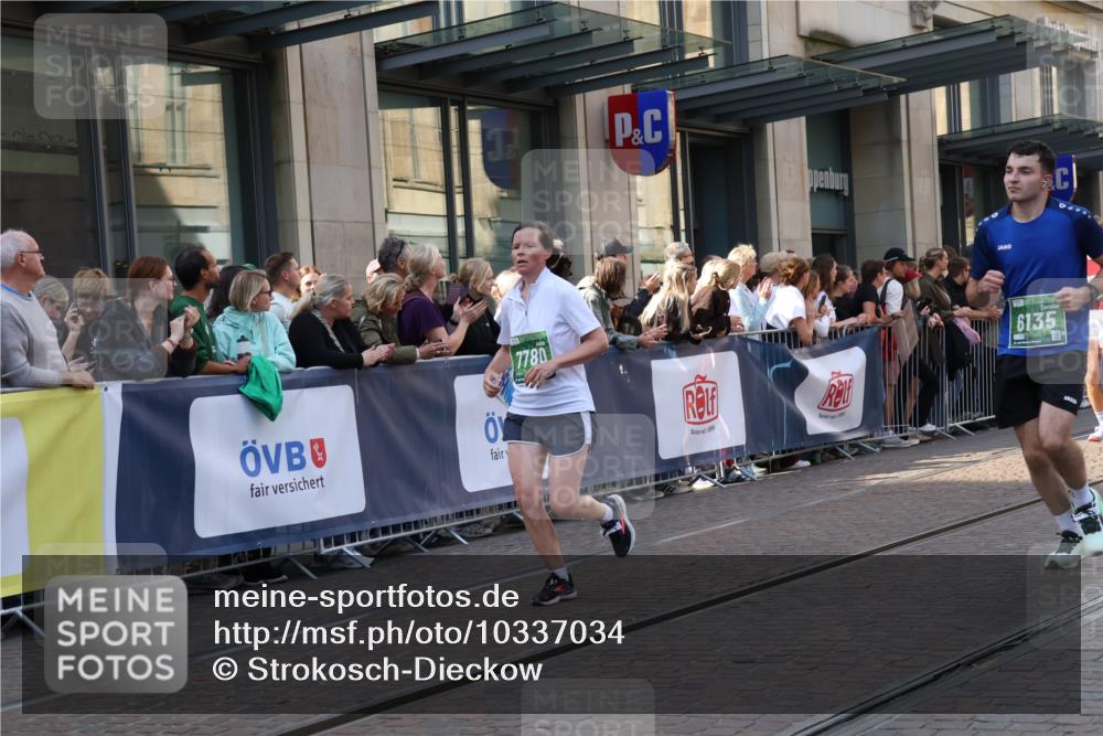 13.09.2026 - 21. swb-Marathon Bremen Strokosch-Dieckow http://msf.ph/oto/10337034 13.09.2026 13:25:37 Ziel 150, 1163, 1458, 1647, 2033, 2062, 2421, 2666, 2708, 2781, 2987, 3248, 3516, 3722, 4067, 4161, 4411, 4439, 4476, 4842, 5013, 5139, 5558, 5622, 5701, 6135, 6605, 7638, 7780, 8271, 8361, 8592, 9266, 9794, 191, 209, 260, 1119, 1650, 1658, 1752, 2046, 3124, 3168, 3186, 3187, 3806, 4294, 4717, 4927, 5703, 5755, 5814, 6113, 6380, 7252, 8357, 8545, 8597, 8695, 8769, 8890, 9299, 9440, 9460, 9468, 9506, 9563, 13025 meine-sportfotos.de