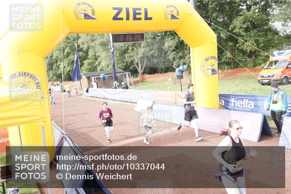 13.09.2026 - Airport Race Dennis Weichert http://msf.ph/oto/10337044 13.09.2026 10:37:01 Ziel 4127, 5227, 5228, 5244, 5252, 5445 meine-sportfotos.de