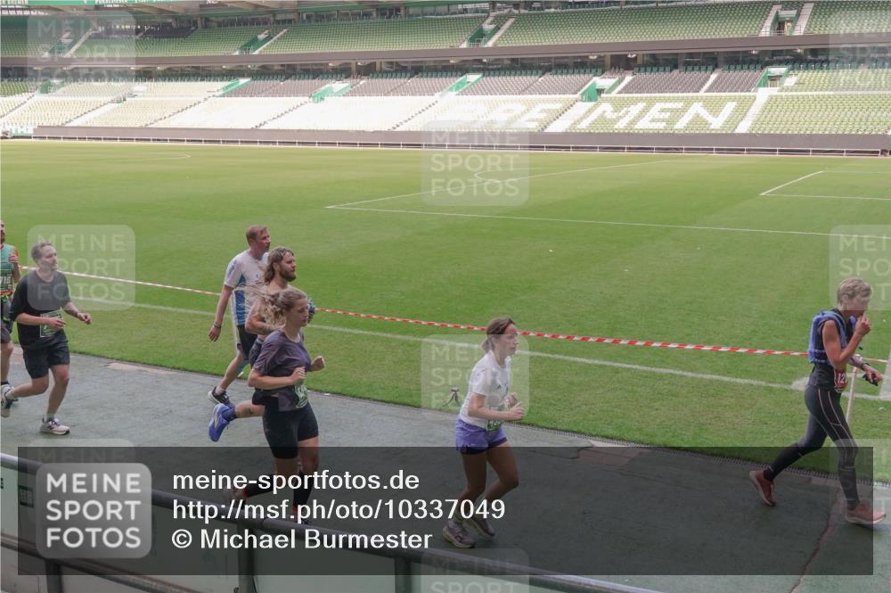 13.09.2026 - 21. swb-Marathon Bremen Michael Burmester http://msf.ph/oto/10337049 13.09.2026 13:13:23 Laufen im Stadion 118, 183, 270, 278, 349, 460, 514, 576, 600, 631, 695, 702, 933, 950, 1005, 1143, 1226, 1286, 1334, 1392, 1408, 1426, 1573, 1596, 1641, 1991, 2005, 2024, 2035, 2079, 2233, 2264, 2336, 2377, 2387, 2398, 2412, 2439, 2457, 2461, 2478, 2505, 2521, 2540, 2564, 2612, 2665, 2684, 2693, 2765, 2773, 2792, 2815, 2816, 2860, 2884, 2895, 2921, 2963, 2966, 2972, 2975, 3016, 3111, 3143, 3155, 3209, 3253, 3277, 3293, 3304, 3308, 3313, 3378, 3405, 3434, 3653, 3661 meine-sportfotos.de