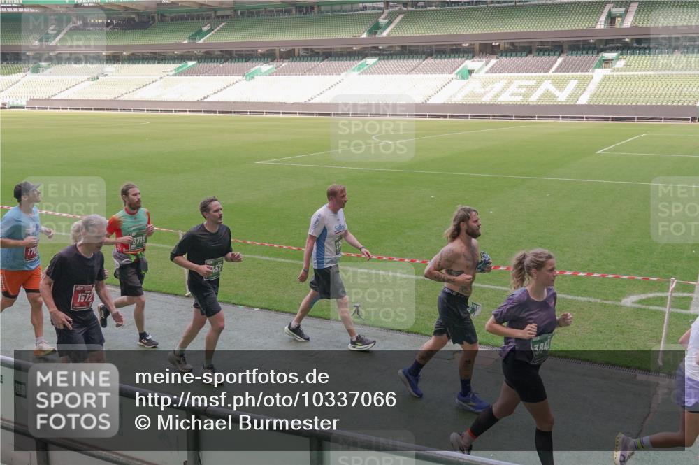 13.09.2026 - 21. swb-Marathon Bremen Michael Burmester http://msf.ph/oto/10337066 13.09.2026 13:13:24 Laufen im Stadion 118, 183, 270, 278, 349, 460, 514, 576, 600, 631, 695, 702, 933, 950, 1005, 1143, 1226, 1286, 1334, 1392, 1408, 1426, 1573, 1596, 1641, 1991, 2005, 2024, 2035, 2079, 2233, 2264, 2336, 2377, 2387, 2398, 2412, 2439, 2457, 2461, 2478, 2505, 2521, 2540, 2564, 2612, 2665, 2684, 2693, 2765, 2773, 2792, 2815, 2816, 2860, 2884, 2895, 2921, 2963, 2966, 2972, 2975, 3016, 3111, 3143, 3155, 3209, 3253, 3277, 3293, 3304, 3308, 3313, 3378, 3405, 3434, 3653, 3661 meine-sportfotos.de