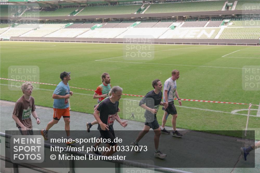 13.09.2026 - 21. swb-Marathon Bremen Michael Burmester http://msf.ph/oto/10337073 13.09.2026 13:13:25 Laufen im Stadion 118, 183, 270, 278, 349, 460, 514, 576, 600, 631, 695, 702, 933, 950, 1005, 1143, 1226, 1286, 1334, 1392, 1408, 1426, 1573, 1596, 1641, 1991, 2005, 2024, 2035, 2079, 2233, 2264, 2336, 2377, 2387, 2398, 2412, 2439, 2457, 2461, 2478, 2505, 2521, 2540, 2564, 2612, 2665, 2684, 2693, 2765, 2773, 2792, 2815, 2816, 2860, 2884, 2895, 2921, 2963, 2966, 2972, 2975, 3016, 3111, 3143, 3155, 3209, 3253, 3277, 3293, 3304, 3308, 3313, 3378, 3405, 3434, 3653, 3661 meine-sportfotos.de
