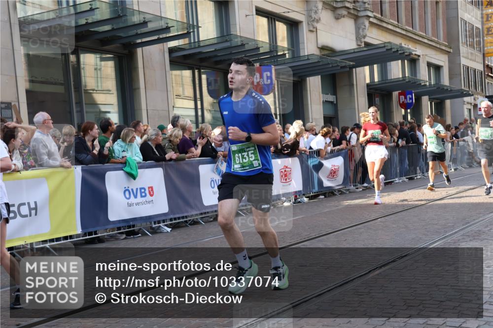 13.09.2026 - 21. swb-Marathon Bremen Strokosch-Dieckow http://msf.ph/oto/10337074 13.09.2026 13:25:38 Ziel 150, 1163, 1458, 1647, 1896, 2033, 2062, 2421, 2666, 2708, 2781, 2987, 3248, 3516, 3722, 4067, 4161, 4411, 4439, 4476, 4842, 5013, 5139, 5558, 5622, 5701, 6135, 6605, 6886, 7638, 7780, 8271, 8361, 8592, 8635, 9266, 9794, 191, 209, 260, 1458, 1650, 1658, 1752, 2046, 3124, 3168, 3186, 3806, 4294, 4717, 4927, 5703, 5755, 5814, 6113, 6380, 7252, 8357, 8545, 8597, 8695, 8769, 8890, 9299, 9440, 9460, 9468, 9506, 9563, 13025 meine-sportfotos.de