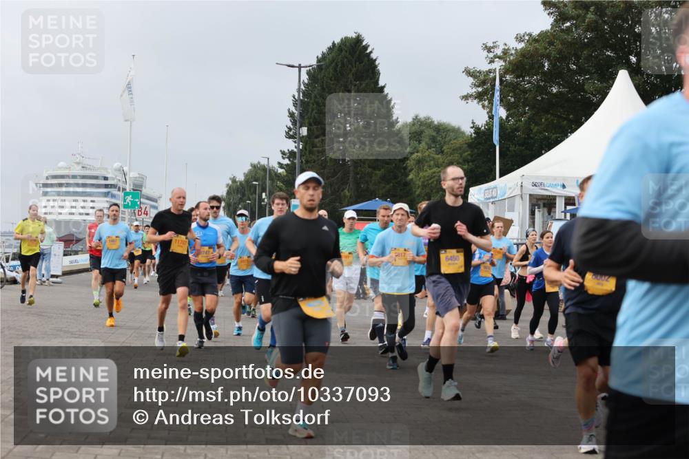 13.09.2026 - Kiel Lauf Andreas Tolksdorf http://msf.ph/oto/10337093 13.09.2026 09:54:16 Kiellinie 11707, 8747, 5817, 6450, 8002 meine-sportfotos.de