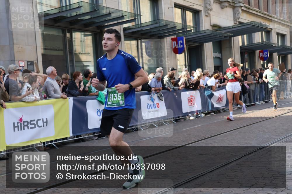 13.09.2026 - 21. swb-Marathon Bremen Strokosch-Dieckow http://msf.ph/oto/10337098 13.09.2026 13:25:38 Ziel 150, 1163, 1458, 1647, 1896, 2033, 2062, 2421, 2666, 2708, 2781, 2987, 3248, 3516, 3722, 4067, 4161, 4411, 4439, 4476, 4842, 5013, 5139, 5558, 5622, 5701, 6135, 6605, 6886, 7638, 7780, 8271, 8361, 8592, 8635, 9266, 9794, 191, 209, 260, 1458, 1650, 1658, 1752, 2046, 3124, 3168, 3186, 3806, 4294, 4717, 4927, 5703, 5755, 5814, 6113, 6380, 7252, 8357, 8545, 8597, 8695, 8769, 8890, 9299, 9440, 9460, 9468, 9506, 9563, 13025 meine-sportfotos.de