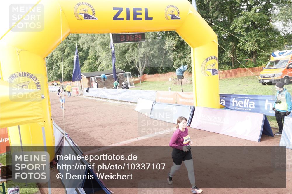 13.09.2026 - Airport Race Dennis Weichert http://msf.ph/oto/10337107 13.09.2026 10:37:03 Ziel 4127, 5227, 5228, 5244, 5252, 5276, 5445 meine-sportfotos.de