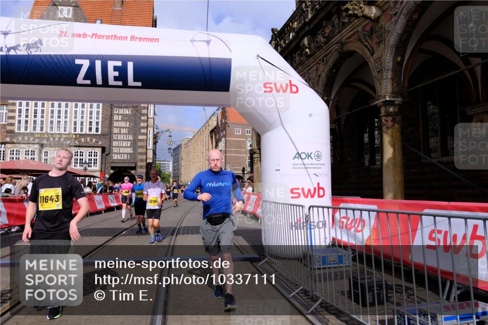 13.09.2026 - 21. swb-Marathon Bremen Tim E. http://msf.ph/oto/10337111 13.09.2026 11:07:56 Ziel 10138, 10279, 10280, 10363, 10364, 10501, 10505, 10580, 10595, 10661, 10830, 10871, 10907, 10935, 11037, 11223, 11515, 11643, 11899, 11924, 11934, 12097, 12167, 12168, 12194, 12277, 12307, 12419, 12509 meine-sportfotos.de