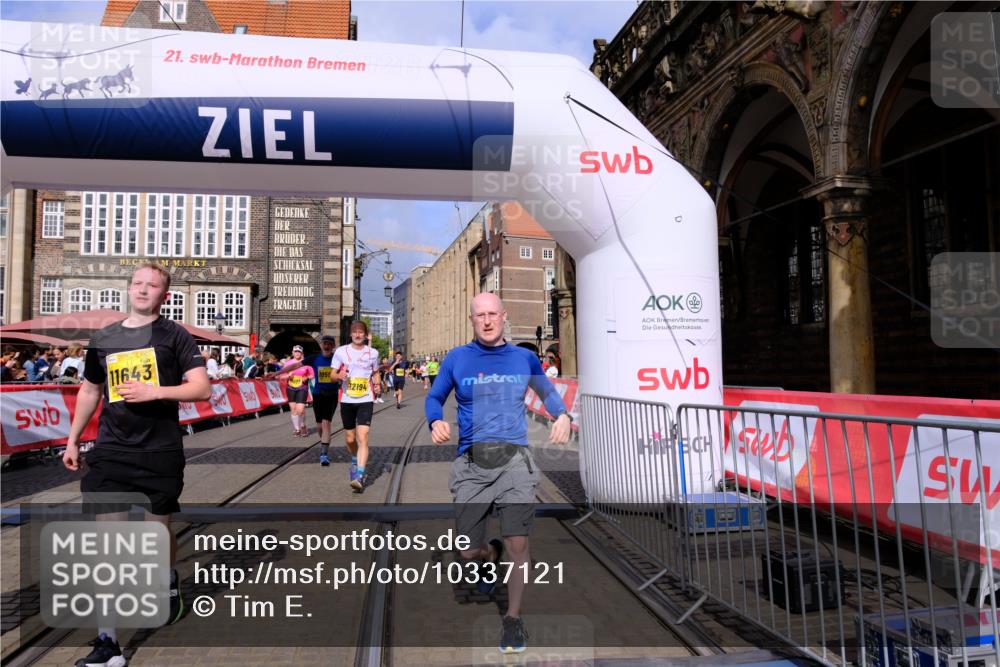 13.09.2026 - 21. swb-Marathon Bremen Tim E. http://msf.ph/oto/10337121 13.09.2026 11:07:56 Ziel 10138, 10279, 10280, 10363, 10364, 10501, 10505, 10580, 10595, 10661, 10830, 10871, 10907, 10935, 11037, 11223, 11515, 11643, 11899, 11924, 11934, 12097, 12167, 12168, 12194, 12277, 12307, 12419, 12509 meine-sportfotos.de