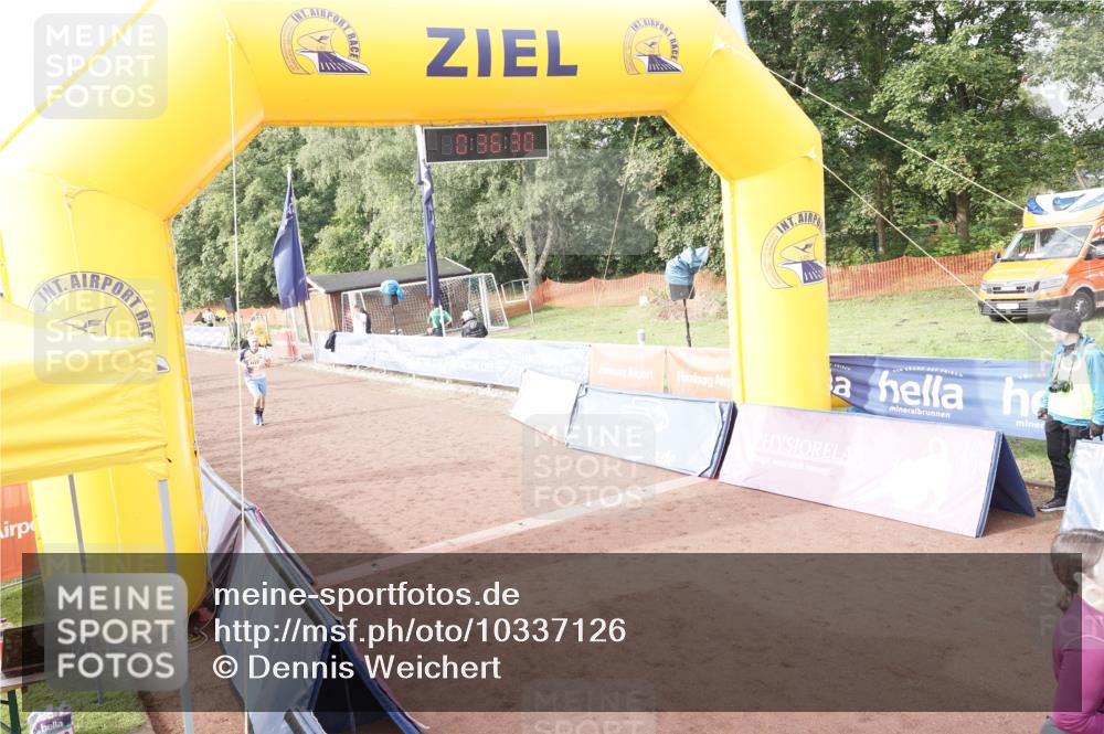 13.09.2026 - Airport Race Dennis Weichert http://msf.ph/oto/10337126 13.09.2026 10:37:03 Ziel 4127, 5227, 5228, 5244, 5252, 5276, 5445 meine-sportfotos.de