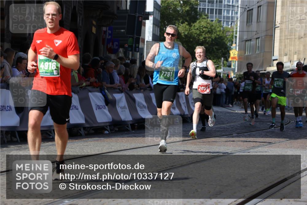 13.09.2026 - 21. swb-Marathon Bremen Strokosch-Dieckow http://msf.ph/oto/10337127 13.09.2026 13:18:52 Ziel 465, 1146, 1419, 2055, 2324, 2948, 3631, 4413, 4642, 5307, 5867, 6293, 6294, 6818, 7245, 7731, 8404, 8540, 8743, 8872, 9019, 9275, 9327, 9833, 13150, 2007, 4857, 4916, 6310, 7154, 7647, 7686, 7791, 9512, 13184 meine-sportfotos.de