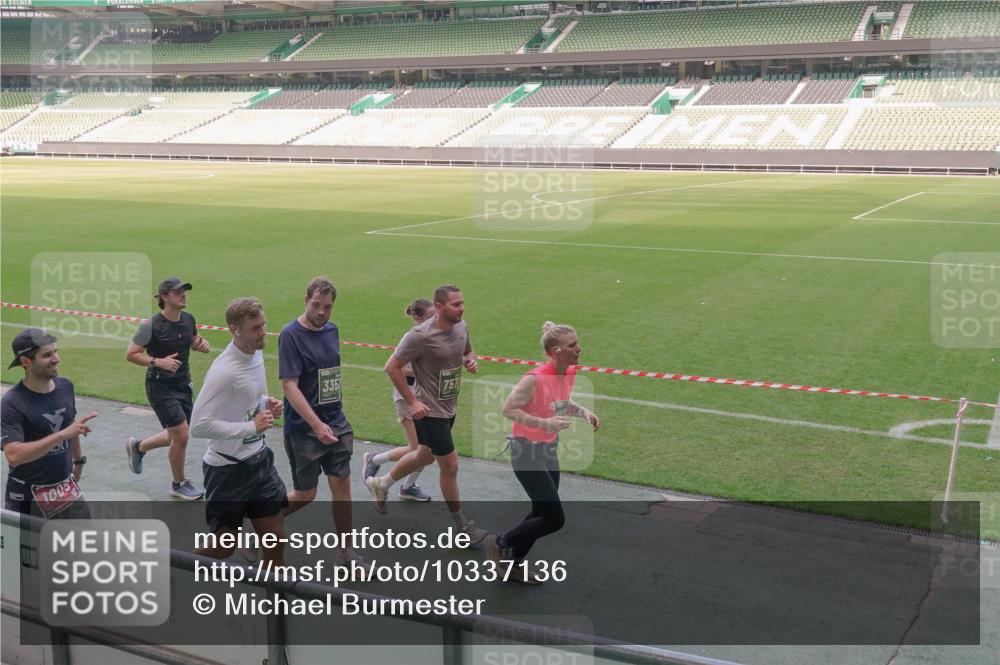 13.09.2026 - 21. swb-Marathon Bremen Michael Burmester http://msf.ph/oto/10337136 13.09.2026 13:13:35 Laufen im Stadion 118, 183, 270, 278, 349, 460, 514, 576, 600, 631, 695, 702, 768, 933, 950, 956, 1005, 1143, 1286, 1334, 1392, 1408, 1426, 1573, 1596, 1641, 1991, 2005, 2024, 2035, 2079, 2233, 2264, 2336, 2387, 2412, 2439, 2457, 2461, 2478, 2505, 2521, 2540, 2564, 2612, 2665, 2684, 2693, 2765, 2773, 2792, 2815, 2816, 2829, 2860, 2884, 2887, 2895, 2921, 2963, 2966, 2972, 2975, 3016, 3111, 3143, 3155, 3209, 3253, 3277, 3293, 3304, 3313, 3378, 3405, 3428, 3434, 3653, 3661 meine-sportfotos.de