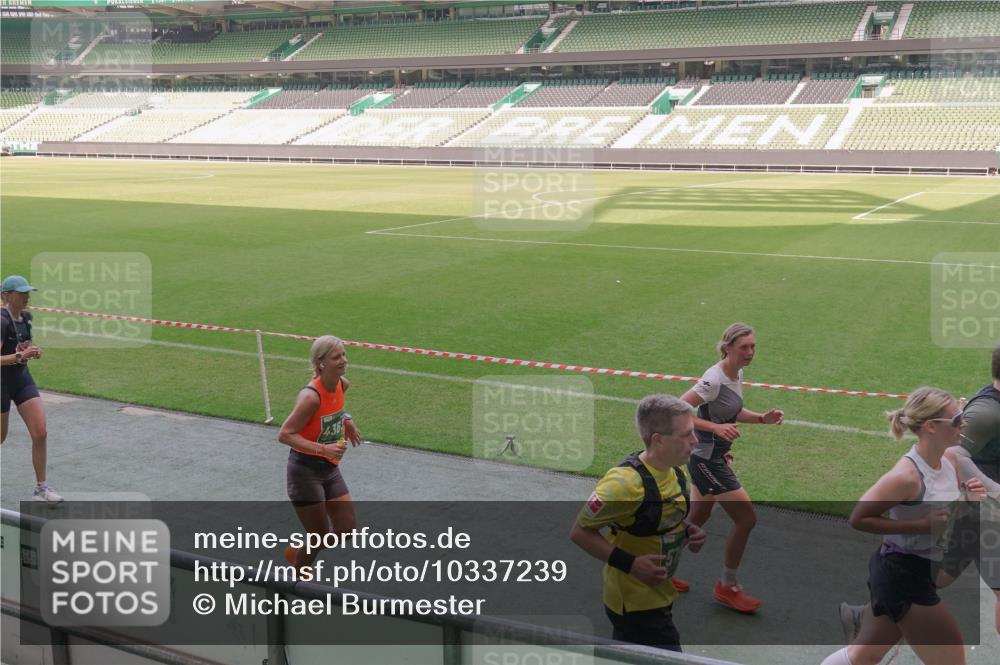 13.09.2026 - 21. swb-Marathon Bremen Michael Burmester http://msf.ph/oto/10337239 13.09.2026 13:13:47 Laufen im Stadion 118, 183, 270, 278, 349, 460, 514, 576, 600, 631, 695, 702, 768, 933, 950, 956, 1005, 1008, 1143, 1286, 1334, 1392, 1408, 1426, 1573, 1596, 1641, 1818, 1819, 1991, 2005, 2024, 2035, 2079, 2233, 2264, 2314, 2387, 2412, 2439, 2457, 2461, 2478, 2505, 2521, 2540, 2564, 2612, 2665, 2684, 2693, 2765, 2773, 2792, 2815, 2816, 2829, 2838, 2860, 2884, 2887, 2895, 2921, 2963, 2966, 2972, 2975, 2978, 3016, 3111, 3155, 3209, 3253, 3277, 3293, 3304, 3313, 3378, 3405, 3428, 3434, 3653, 3661 meine-sportfotos.de