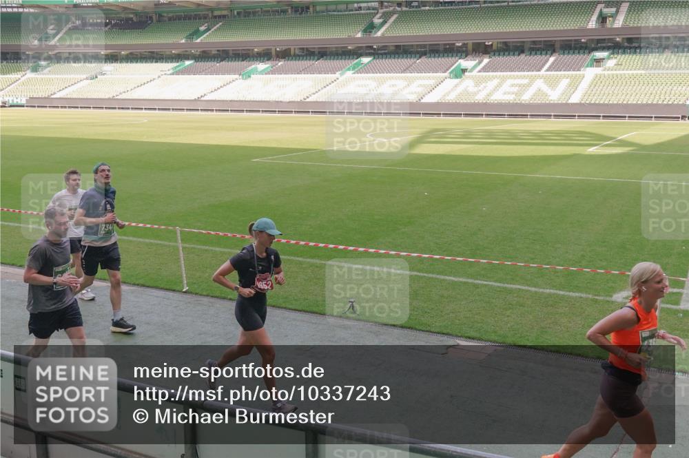 13.09.2026 - 21. swb-Marathon Bremen Michael Burmester http://msf.ph/oto/10337243 13.09.2026 13:13:48 Laufen im Stadion 118, 183, 270, 278, 349, 460, 514, 576, 600, 631, 695, 702, 768, 933, 950, 956, 1005, 1008, 1143, 1286, 1334, 1392, 1408, 1426, 1573, 1596, 1641, 1818, 1819, 1991, 2005, 2024, 2035, 2079, 2233, 2264, 2314, 2387, 2412, 2439, 2457, 2461, 2478, 2505, 2521, 2540, 2564, 2612, 2665, 2684, 2693, 2765, 2773, 2792, 2815, 2816, 2829, 2838, 2860, 2884, 2887, 2895, 2921, 2963, 2966, 2972, 2975, 2978, 3016, 3111, 3155, 3209, 3253, 3277, 3293, 3304, 3313, 3378, 3405, 3428, 3434, 3653, 3661 meine-sportfotos.de