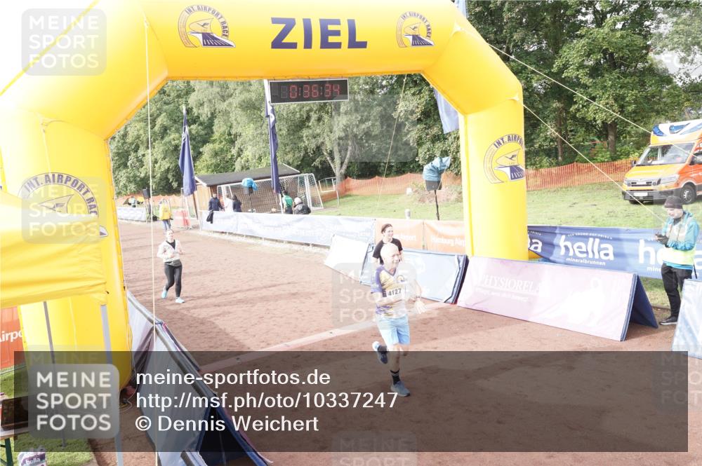 13.09.2026 - Airport Race Dennis Weichert http://msf.ph/oto/10337247 13.09.2026 10:37:08 Ziel 4127, 5244, 5276 meine-sportfotos.de