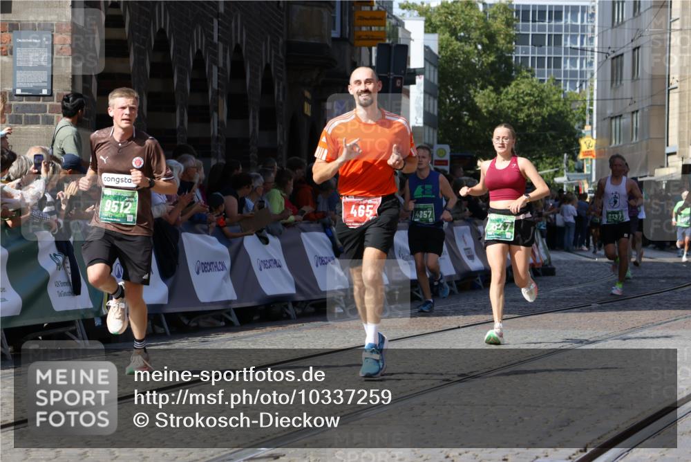 13.09.2026 - 21. swb-Marathon Bremen Strokosch-Dieckow http://msf.ph/oto/10337259 13.09.2026 13:18:59 Ziel 465, 2324, 2948, 3631, 4120, 4413, 4642, 5867, 6787, 6818, 7104, 7163, 7245, 7731, 8404, 8540, 8743, 8872, 9019, 9275, 9327, 9833, 189, 666, 1599, 2007, 2390, 4819, 4857, 5172, 6137, 6633, 7647, 7686, 9512 meine-sportfotos.de