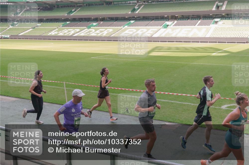 13.09.2026 - 21. swb-Marathon Bremen Michael Burmester http://msf.ph/oto/10337352 13.09.2026 13:14:02 Laufen im Stadion 183, 270, 278, 349, 460, 576, 600, 631, 695, 702, 768, 933, 950, 956, 1005, 1008, 1143, 1392, 1408, 1426, 1573, 1596, 1641, 1818, 1819, 1991, 2005, 2024, 2035, 2079, 2233, 2264, 2314, 2387, 2412, 2439, 2457, 2461, 2478, 2494, 2521, 2540, 2564, 2612, 2665, 2684, 2693, 2765, 2773, 2792, 2816, 2829, 2838, 2860, 2865, 2884, 2887, 2895, 2921, 2972, 2975, 2978, 3016, 3111, 3209, 3253, 3277, 3293, 3304, 3313, 3378, 3405, 3428, 3434, 3653, 3661, 3680, 4034, 4080, 4511 meine-sportfotos.de